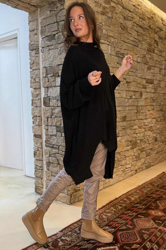 Paloma Oversized Grunge Knit Black